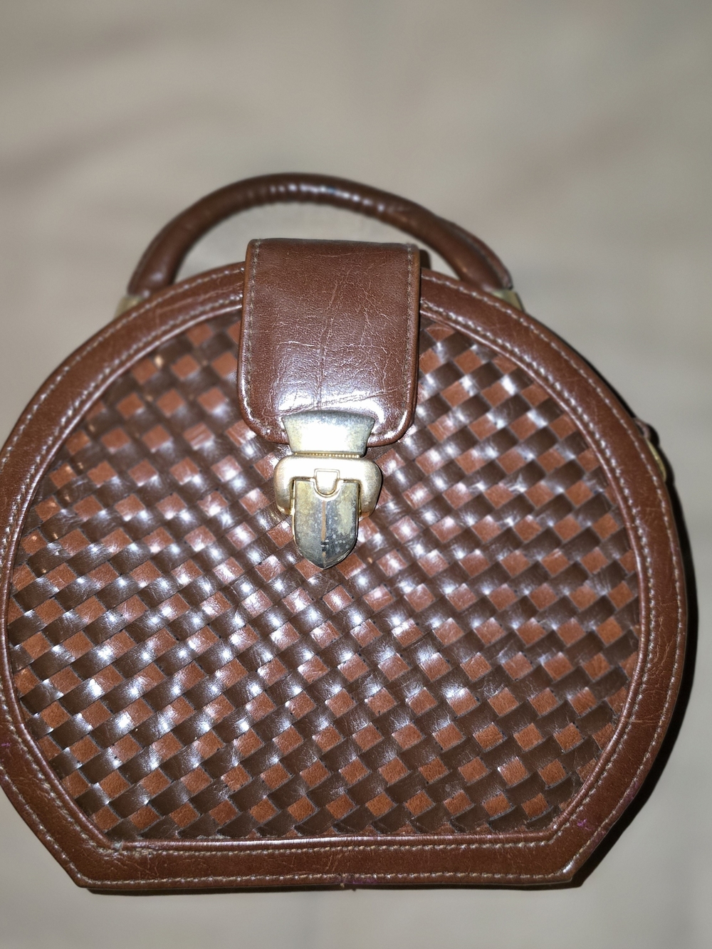 Vintage Woven Round Handbag in Brown - Timeless Women's Bag